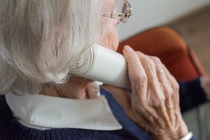 "Metoda aristocratului" lansată în România. Cum ești anunțat că faci parte dintr-o familie nobilă și ai dreptul la o moștenire 