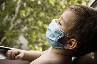 România a emis trei noi alerte privind măști de protecție neconforme, unele fiind pentru copii