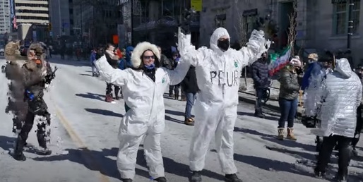 VIDEO Canada: Manifestație cu mii de persoane la Montreal împotriva măsurilor de restricție