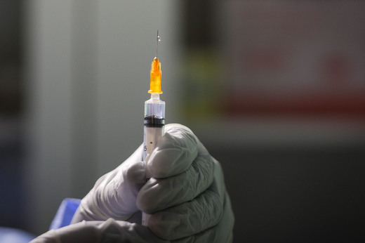 Valeriu Gheorghiță - după cât timp poate relua cineva schema de vaccinare dacă refuză rapelul cu serul AstraZeneca