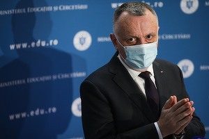 Ministrul Educației anunță vacanță de primăvară în perioada 2 aprilie – 4 mai. Anul școlar nu va fi prelungit
