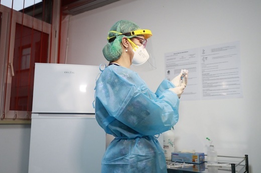 Treisprezece județe nu mai au nicio persoană pe listele de așteptare pentru vaccinarea anti-COVID