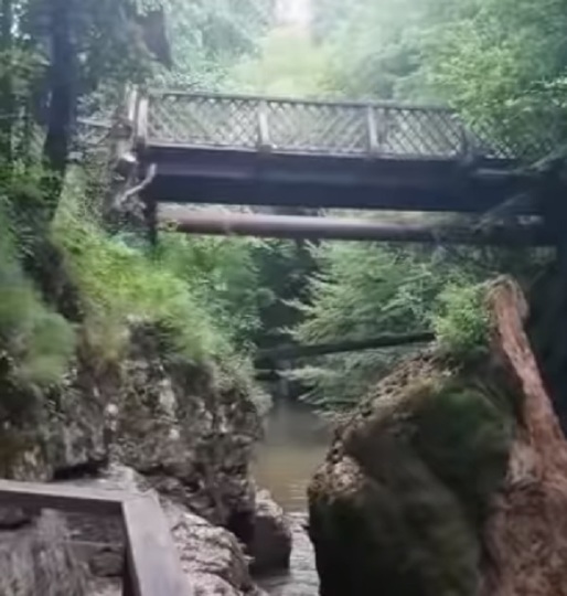 ULTIMA ORĂ VIDEO Cascada românească Bigăr, unul dintre cele mai frumoase obiective turistice din lume, s-a prăbușit