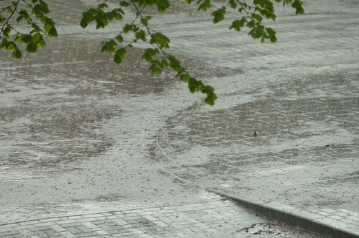 Ploile torențiale continuă. Meteorologii anunță că toată țara va fi afectată în următoarele zile