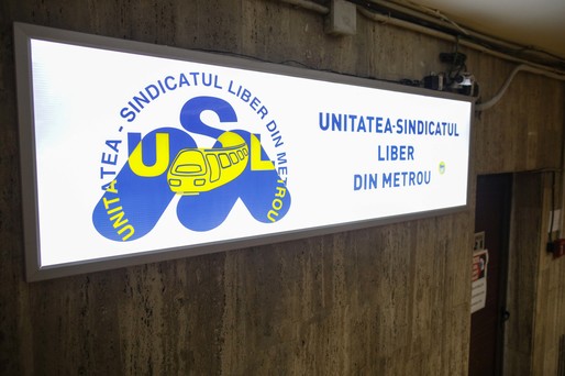 FOTO Șeful Sindicatului Metrou, Ion Rădoi, așteptat în miez de noapte în fața DNA de sindicaliști pentru a fi protejat