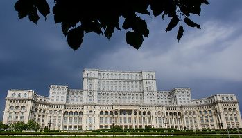 Un membru AUR, angajat al Senatului, a fost prins de SPP cu cannabis. Bărbatul este expert în comunicare și susține că avea produsul pentru consumul propriu