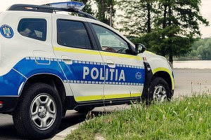 FOTO Bucăți din tavan au căzut în Secția 3 de Poliție a Capitalei. Sindicatul Europol: Domnule ministru, raportăm: Ne cade tavanul în cap!