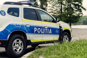FOTO Bucăți din tavan au căzut în Secția 3 de Poliție a Capitalei. Sindicatul Europol: Domnule ministru, raportăm: Ne cade tavanul în cap!