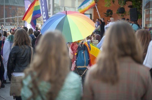 Parlamentul European: Căsătoriile și parteneriatele între persoane de același sex ar trebui recunoscute în întreaga Uniunea Europeană