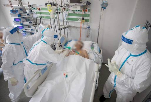 FOTO Imagini din curțile spitalelor Pantelimon și Floreasca, devenite neîncăpătoare pentru ambulanțe: "Peste tot e dezastru"