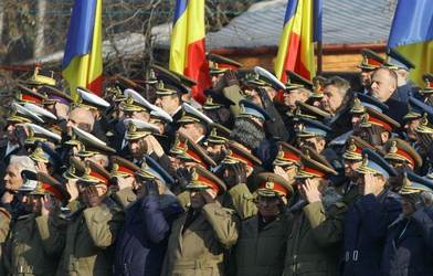 Guvernul ia sute de milioane de lei din Fondul de rezervă pentru a putea plăti pensiile militare luna viitoare