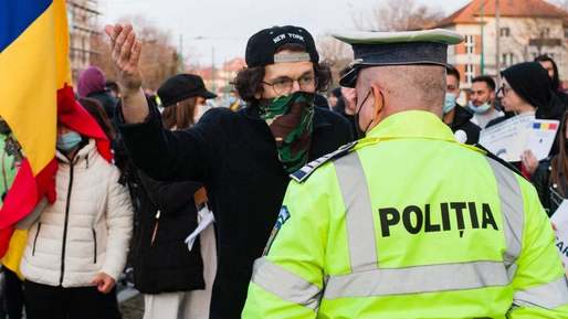 Polițiștii se revoltă pentru că trebuie să verifice măști: Vom fi croitor-filator! Cer ministrului "o lecție demonstrativă"