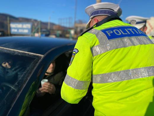 Ministerul de Interne caută doritori să îmbrace uniforma de polițist - se confruntă cu un deficit de personal accentuat