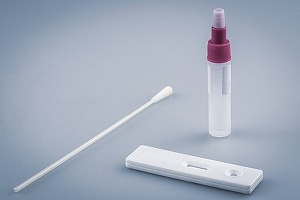 Aproape 29.000 de cazuri noi de COVID-19 în ultimele 24 de ore. Au fost raportate 110 decese, din care 2 anterioare. În București, rata de infectare a urcat la 28,21 la mie