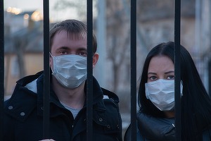 ULTIMA ORĂ Curtea Constituțională: Impunerea măștii de protecție este neconstituțională. Amenzile pentru lipsa măștii ar putea fi anulate de instanță