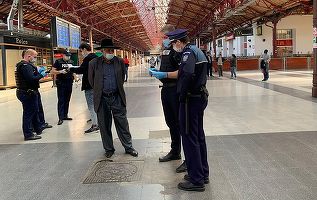 DECIZIE Poliția va putea reține la secție cetățenii, pentru verificări, și 12 ore. Acum: Verificările sunt realizate ”de îndată”