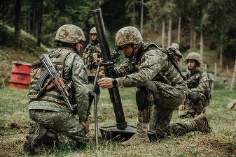 Armata face angajări masive. Se caută militari profesioniști, dar și rezerviști voluntari. Salariile oferite