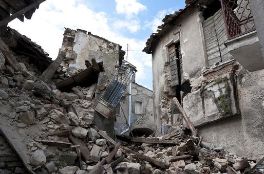 Cutremurul, considerat "factor de risc major" pentru Capitală. Zeci de mii de clădiri pe listă