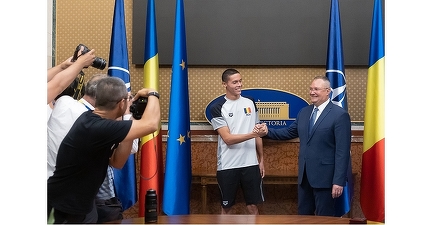 VIDEO&FOTO David Popovici, chemat la Guvern de Ciucă și Gică Popescu