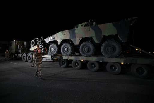 GALERIE FOTO Convoaiele cu tehnică militară franceză au intrat în România