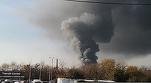 VIDEO Incendiu puternic la un centru de colectare și reciclare a deșeurilor de lângă București. A fost emis mesaj de alertă pentru nor toxic
