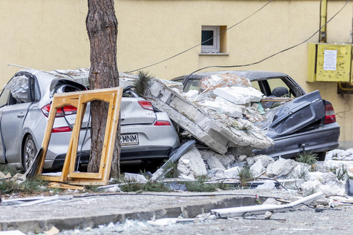 GALERIE FOTO Cum arată blocul din Suceava după explozie 