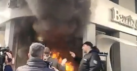 VIDEO Liban: Oamenii au atacat băncile pentru a-și cere banii înapoi