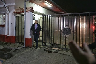 FOTO Percheziții la locuința lui Dan Diaconescu