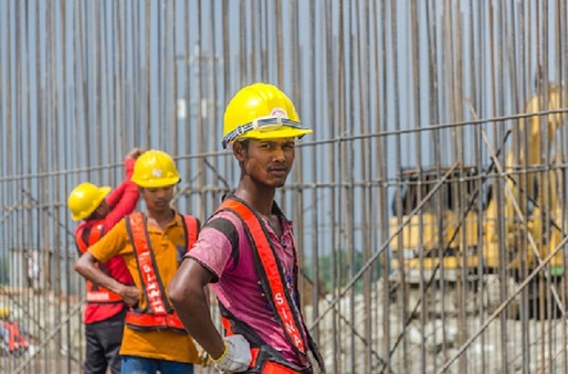 Un val masiv de muncitori din Bangladesh se îndreaptă în aceste ore spre România, dar sunt dezvăluite primele nemulțumiri: Foarte mulți nu rămân, ci pleacă rapid spre Germania și Portugalia