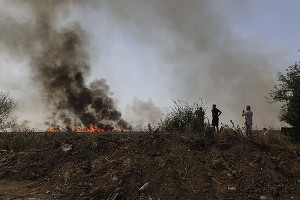 VIDEO&GALERIE FOTO Incendiu puternic de vegetație în apropierea Capitalei. A fost emis și un mesaj RO-ALERT