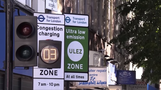 VIDEO Vandalizări la Londra. Sute de camere de supraveghere a traficului auto sunt distruse sau furate de oponenți ai planului extins de restricționare a vehiculelor poluante