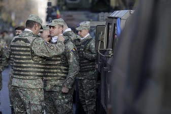 VIDEO&GALERIE FOTO Parada de 1 Decembrie, cu noile elicoptere Black Hawk și avioane F-16. Cea mai mare prezență înregistrată