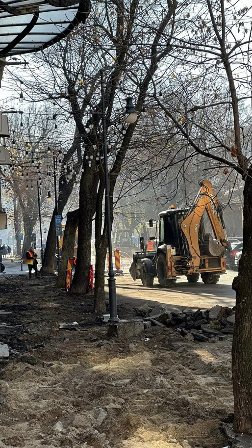 GALERIE FOTO Nicușor Dan anunță - Aproape 34 milioane lei vărsate în reparația trotuarelor din București