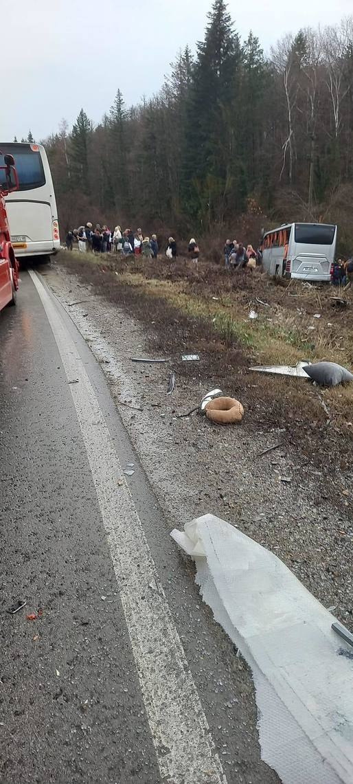 FOTO Accident grav în Bulgaria, cu un autocar în care se aflau români