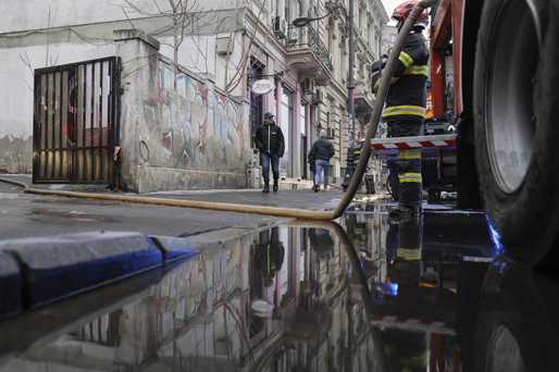 VIDEO&FOTO Incendiu la un hotel din zona centrală a Capitalei. 20 de persoane au fost evacuate