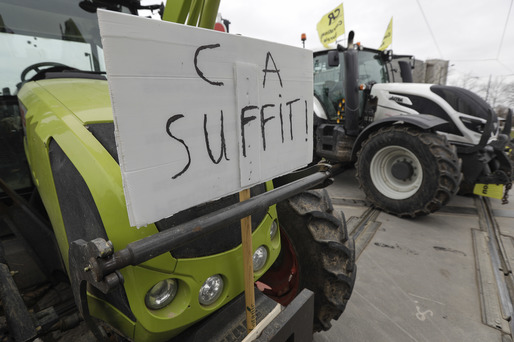 VIDEO&FOTO Protest cu tractoare al agricultorilor în fața sediului Parlamentului European de la Strasbourg