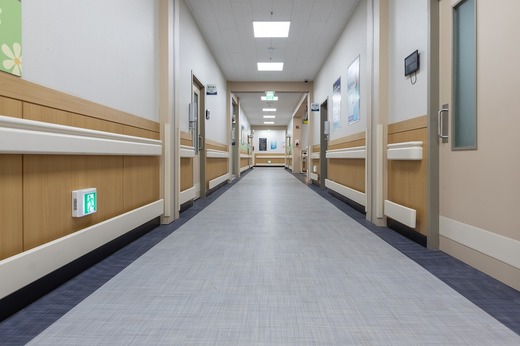 Un antreprenor  a plătit din buzunar 1 milion de euro la lucrările unui spital. Primăria îi ceruse să oprească șantierul