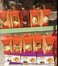 FOTO Lidl și Heidi Chocolate fac apel la clienții români să nu mai spargă iepurașii și ouăle de ciocolată din magazine