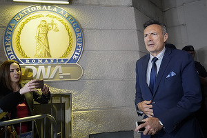 FOTO Fostul prim-adjunct al SRI Florian Coldea, generalul SRI Dumitru Dumbravă și avocatul Doru Trăilă au fost plasați sub control judiciar