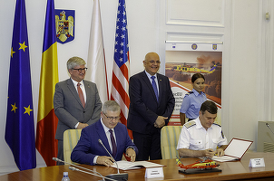 FOTO Contract semnat - România va primi un nou elicopter Black Hawk 