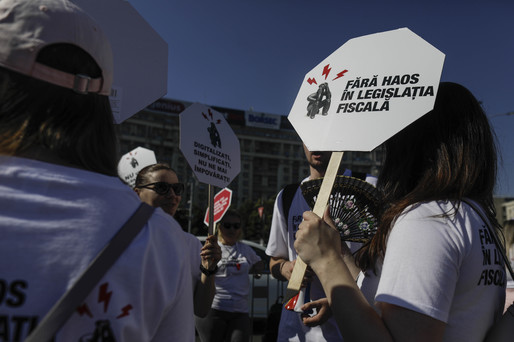 FOTO - Imagini de la protestul contabililor ”Fără haos în legislația fiscală”