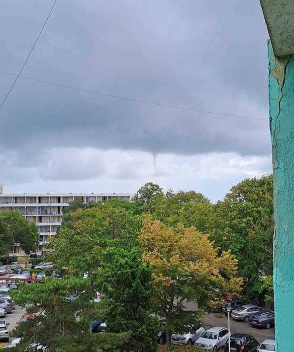 Funnel-cloud reperat de pe raza stațiunii Saturn, județul Constanța.Foto Facebook Furtuni România