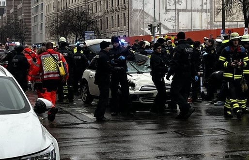 ULTIMA ORĂ  15 răniți după ce o mașină a intrat în oameni la Munchen, care urmează să găzduiască lideri din întreaga lume. Șoferul a fost reținut
