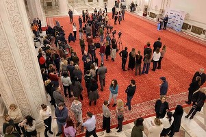 Angajații din Senat sunt verificați dacă merg la muncă