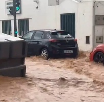 VIDEO Destinație turistică din Spania, acoperită de ape. Stare de urgență - străzi transformate în râuri de noroi