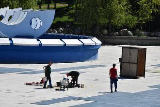 FOTO ANUNȚ Lacul din Parcul Drumul Taberei - transformat într-o mare arenă sportivă