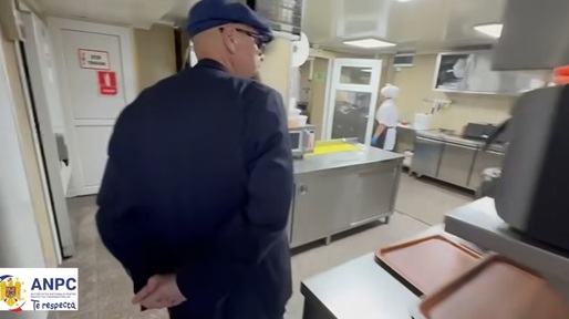 Piedone a votat, cu un incident: Am o lege a atracției, mie îmi cade musca în ciorbă