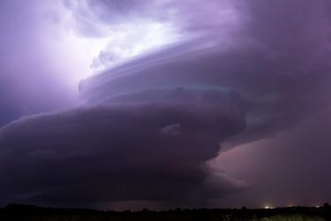 Avertizare meteo: Vreme instabilă, cu cer noros, averse și intensificări ale vântului, până joi seara în București