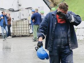 VIDEO&FOTO Dezastrul de la Salina Praid lasă mii de oameni fără venit. Revoltă și proteste: Asta este tehnologie azi? Trebuie fixat cu țăruși când vine apa mare?
