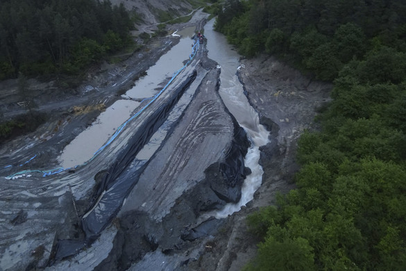 FOTO Imagini și relatări ale localnicilor cu dezastrul de la Salina Prad: 